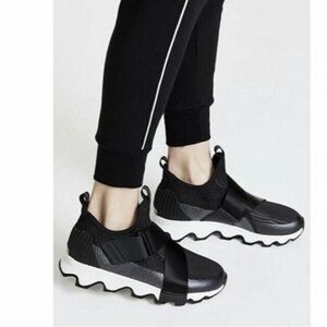 Sorel Kinetic Sneak Jogger fashion Sneakers Black Strap Womens Size 8